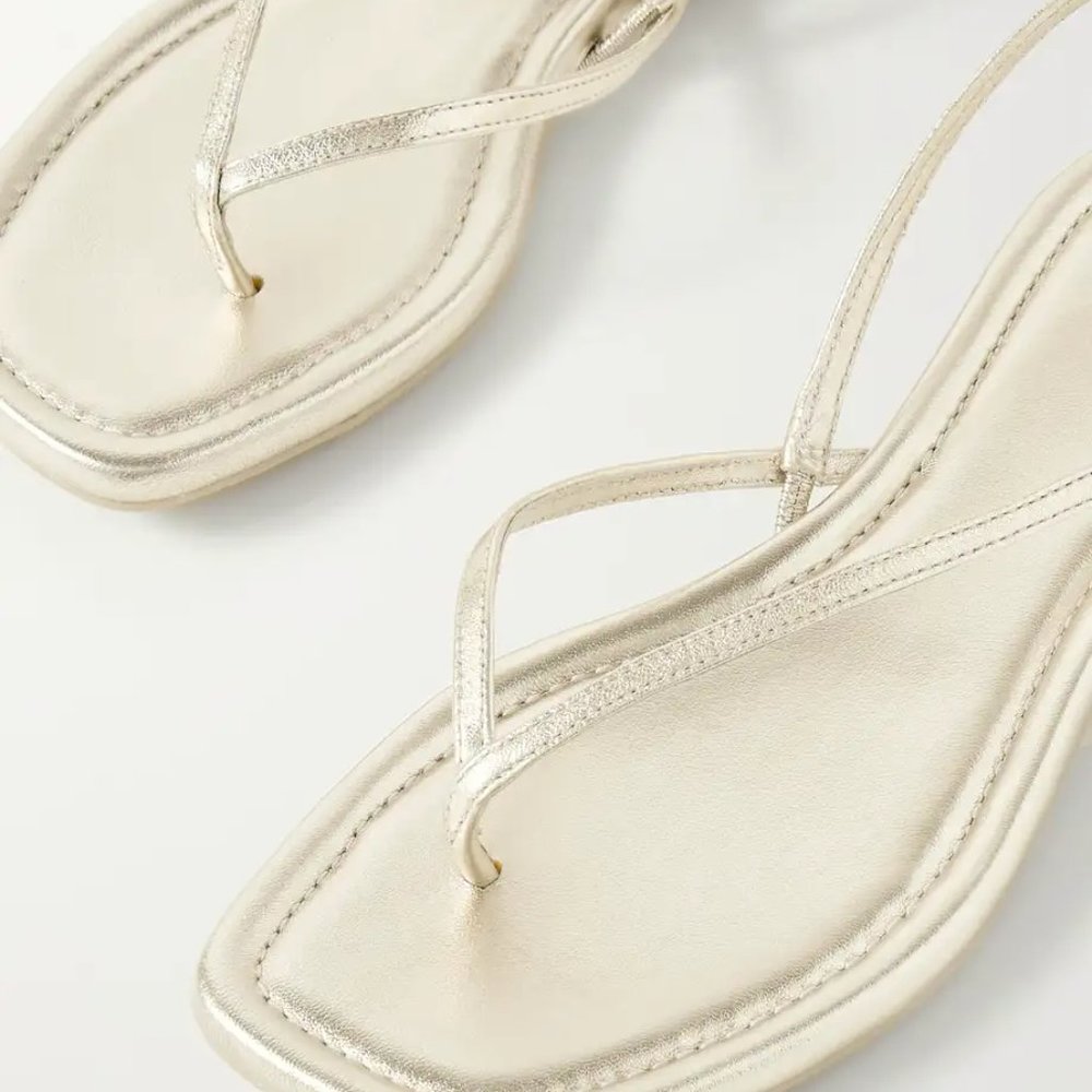 VINCE Deana Metallic Leather Sandals in Champagne Size 8 Brand New in Box NIB - Picture 8 of 11